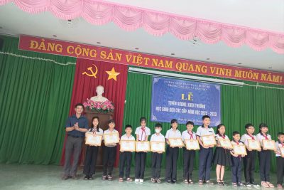 Học sinh trường TH Nguyễn Bá Ngọc dự lễ tuyên dương, khen thưởng học sinh giỏi các cấp năm học 2022-2023